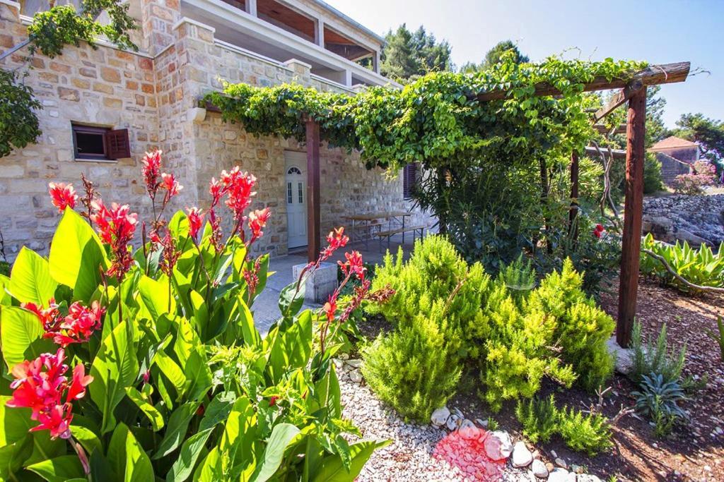 Seaside Secluded Apartments Cove Skozanje, Hvar - 5713 Gdinj Kültér fotó